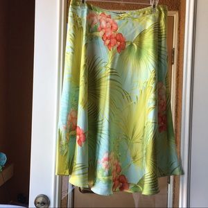 Beautiful NEW Tommy Bahama silk skirt.
